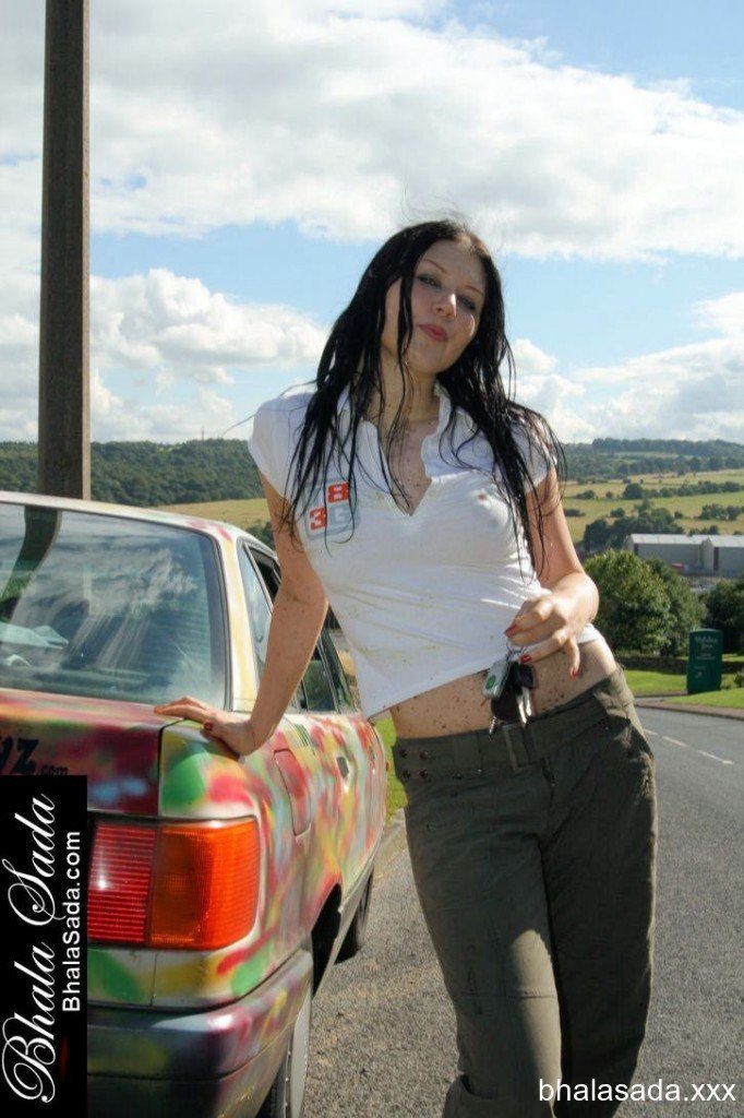 Nothing Makes This Girl Happier Than Getting Naked Outdoors Photos