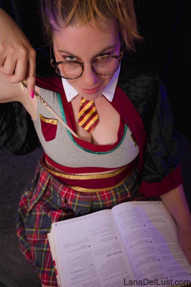 Harry Potter Fan Lana Del Lust Showing Her Tits And Ass Photos