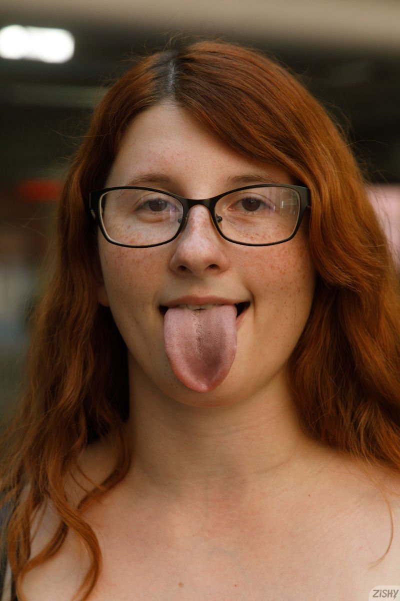 Shy Redhead Bess Burton Reveals Her Tits And Round Ass For Zishy Photos