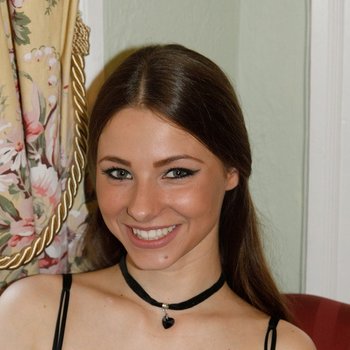 Clara Mabee Babe Page Watch This Adult Model On Freeones