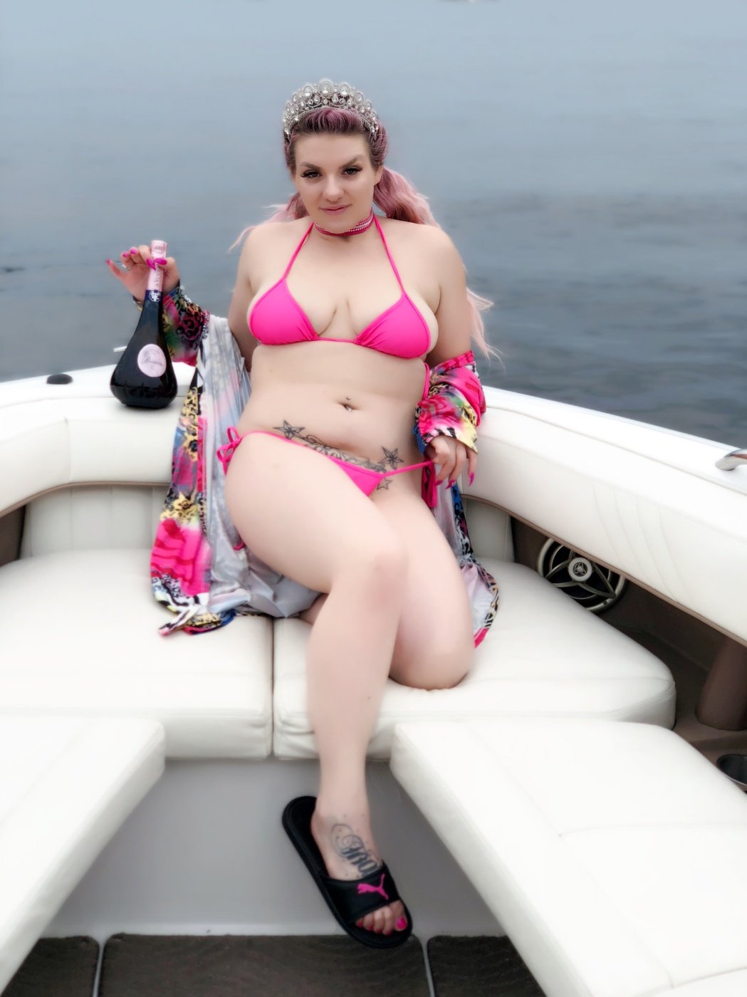 Curvy Emmy Demure Posing In A Pink Bikini On The Boat Photos