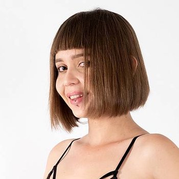 Samantha Lions Babe Page Watch This Adult Model On Freeones