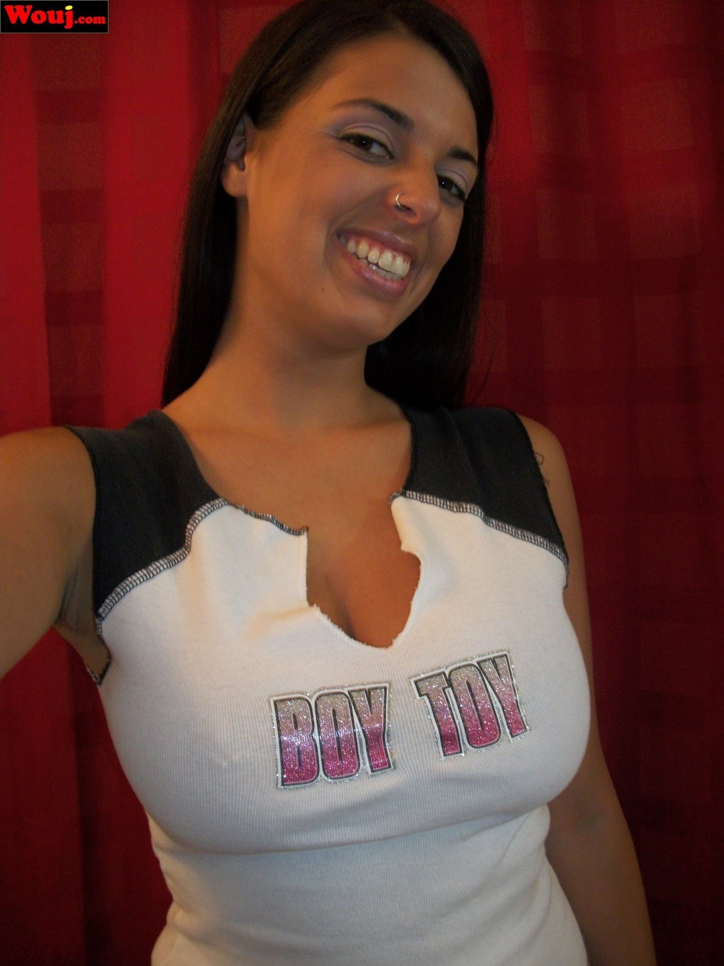 Stunning Brunette Girl Lifts Up Her Shirt To Show Her Panties Photos