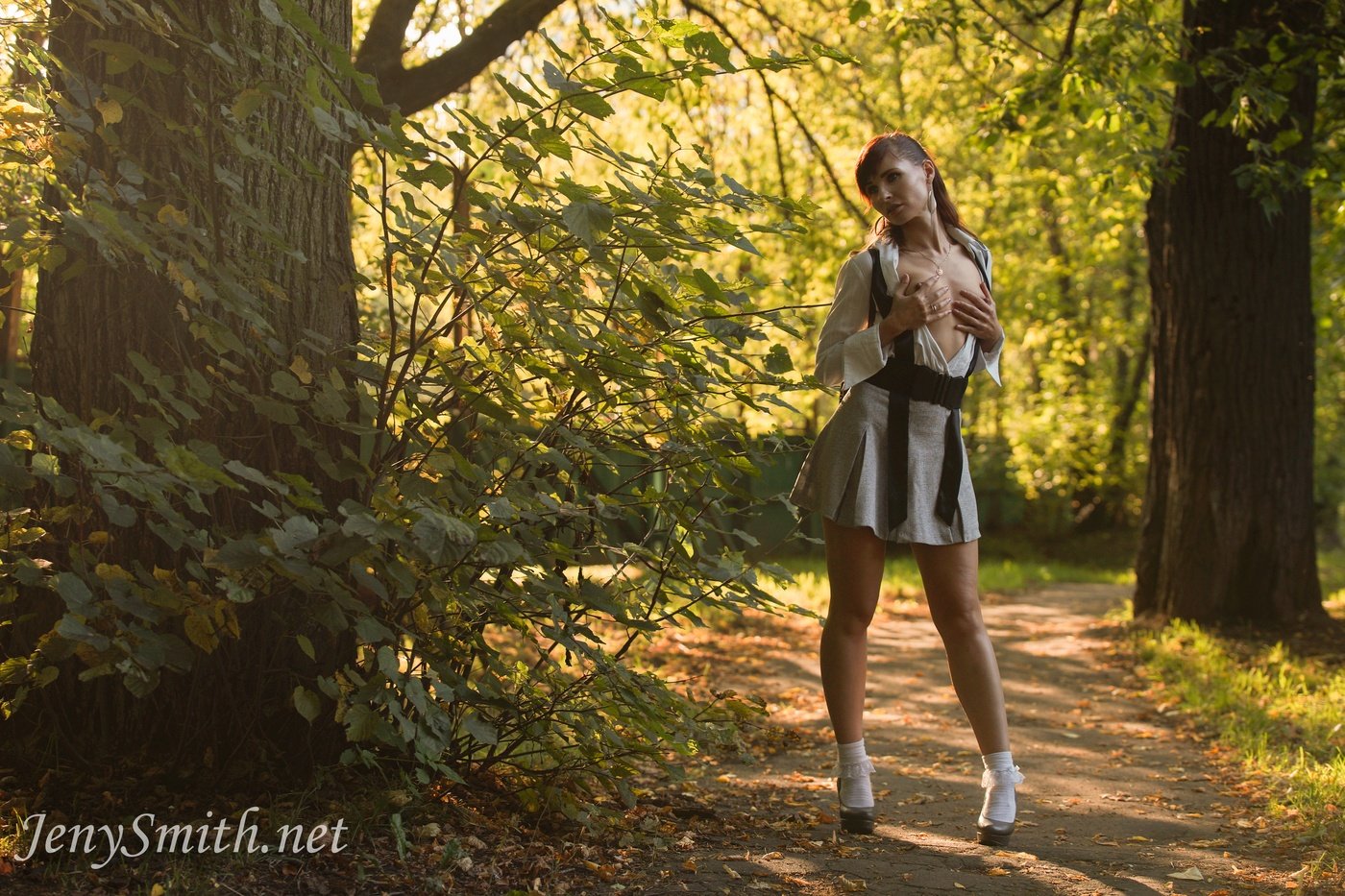 Hot Jeny Smith Showing Her Shaved Pussy And Tits Outdoors 16 Photos