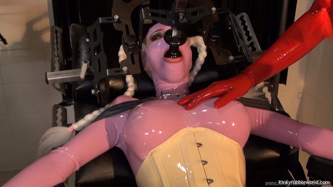 Horny Latex Lara Getting Pleased With Toys By Two Friends Photos