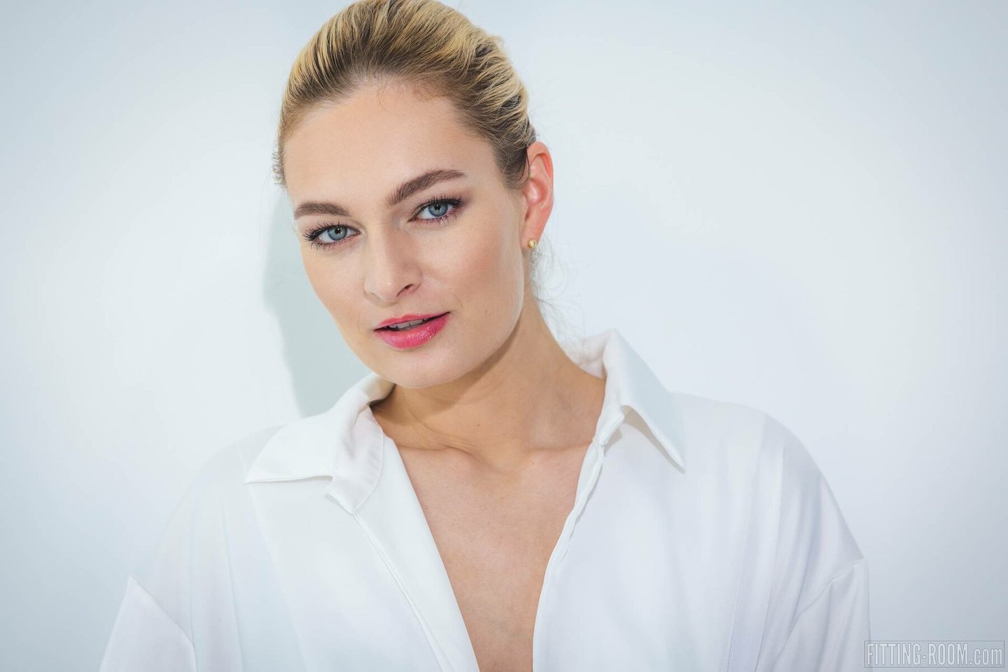 Hot Pantyhose Posing By Leanne Lace For Fitting Room Photos