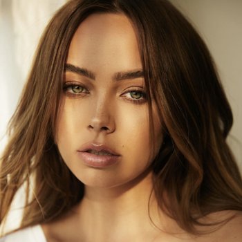 Adison Justis Babe Page Watch This Centerfold On Freeones