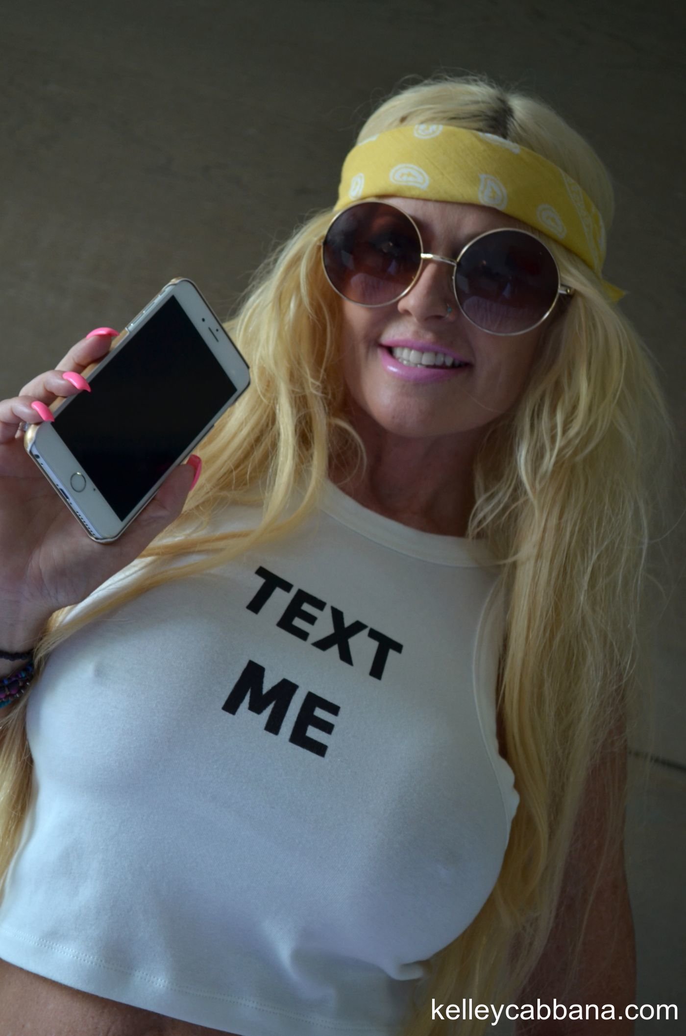 Hot Blonde Kelley Cabbana Teases With Her Big Tits Photos