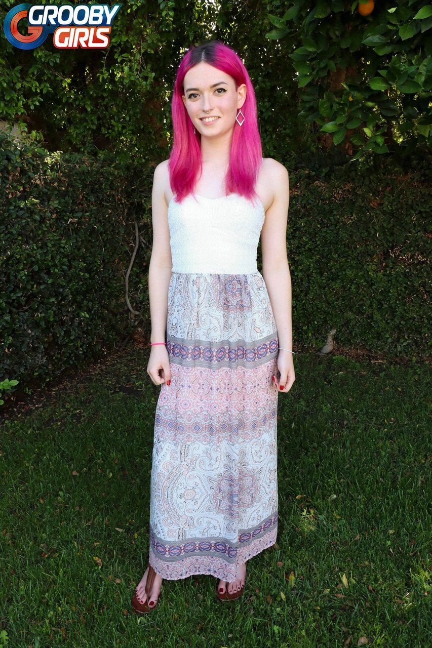 Gorgeous Natalie Stone With Pink Hair Posing Naked In The Backyard Photos