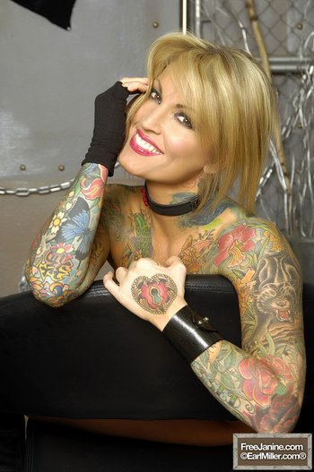 Janine Lindemulder stripping before she goes to jail - 015[1]