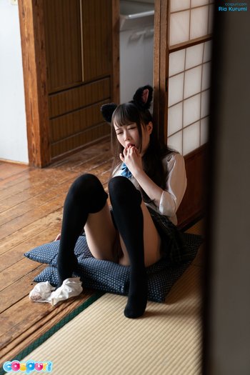 Ria Kurumi masturbates alone in a cute cosplay outfit 008
