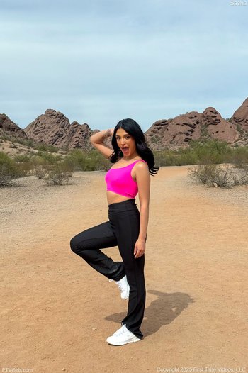 Solo chick doing striptease outdoors in a park - Sasha Reign - Solo chick doing striptease outdoors in a park - Sasha Reign 002