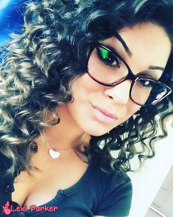 Hot babe Lexi Parker shares her selfies with her adoring fans - 000004