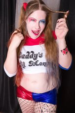 Lana Del Lust teasing with her sexy figure in Harley Quinn costume — 6