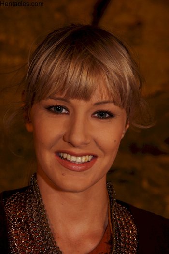 Amateur blonde Natalli Diangelo posing in her medieval clothes - Amateur blonde Natalli Diangelo posing in her medieval clothes 004