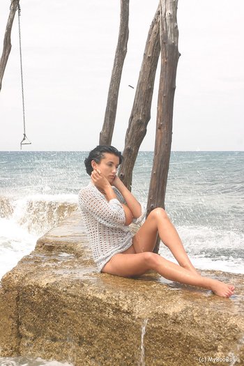 Extasi Dolni showing her big Boobs by the Ocean - Extasi Dolni showing her big Boobs by the Ocean 010