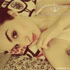 Brunette cutie Elektra Plum taking pictures of her amazing body — 9