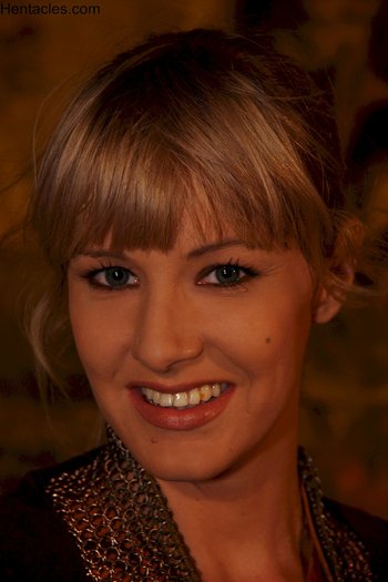 Amateur blonde Natalli Diangelo posing in her medieval clothes - Amateur blonde Natalli Diangelo posing in her medieval clothes 005