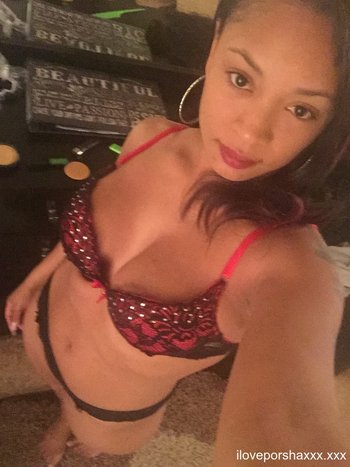 Hot brunette babe Porsha Carrera taking pictures of her sexy body