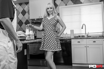 75 POVR   OFFERVERSE_Content_POVRTheMIlkmanCummeth - POVR-Kitchen-Fuck (18).jpg