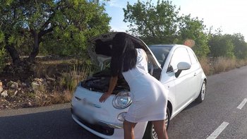 Apolonia Lapiedra gets plowed on her broken Car - Apolonia-Lapiedra-Outside-Fucking(1)