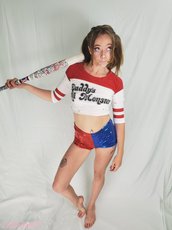 Tattooed girl Riley Cyriis posing in various outfits — 8