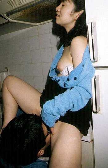 Wasteland-BDSM-Facesitting(2)