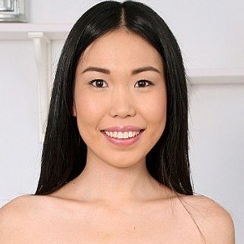 Nicoline Yiki