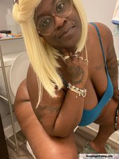 Chubby ebony babes love taking pictures in the bathroom — 2