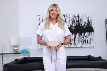 Amazing Nuru Massage sex with irresistible Taylor Wild