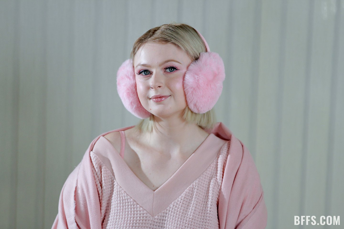 Carrie Sage, Koco Chanel i Alice Visby uprawiają intensywne ruchanie w 4 strony