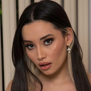 Aria Lee
