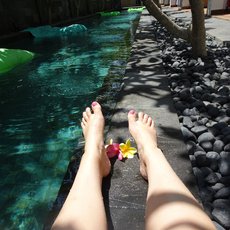 Lovely girl Elite Rose teasing with her nice feet outdoors — 6