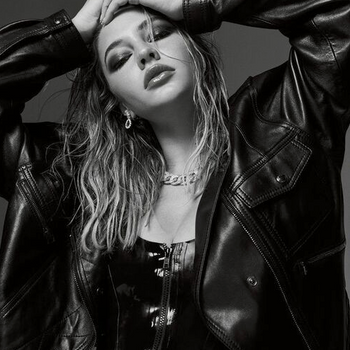 Madelyn Cline sexy per la rivista SCMP Style - marzo 2023