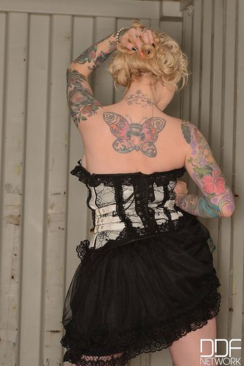 Inked up Hollie Hatton showing her sexy Tattoos - Inked up Hollie Hatton showing her sexy Tattoos 003