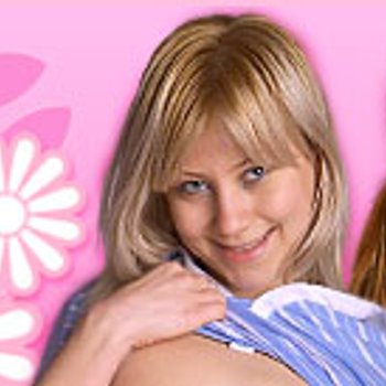 Schattige en sexy schoolmeisje Eufrat geneukt door vriendje