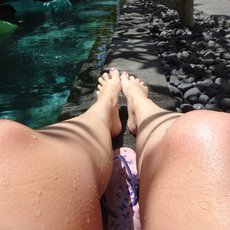 Lovely girl Elite Rose teasing with her nice feet outdoors — 15