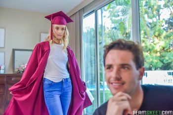 Hot college girl Anastasia Knight takes deep shag - Anastasia-Knight-Lispy-Muff-Loving(2)
