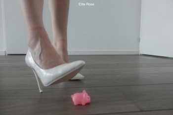 Sexy babe Elite Rose showing her black high heels - 000014