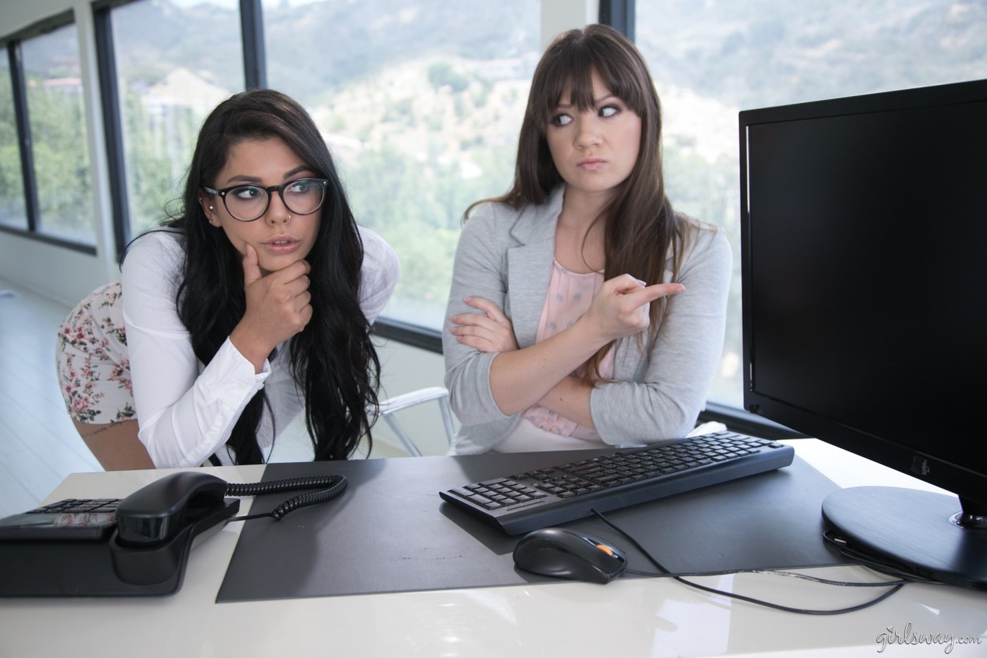 Lizanie dupy i cipki pomiędzy Alison Rey i Giną Valentiną dla Girlsway