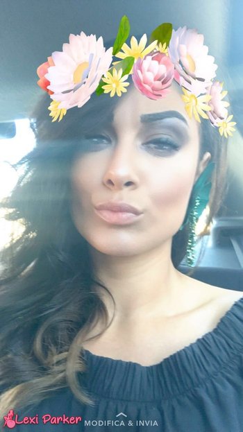 Lexi Parker shares a few of her selfies with her army of fans - 000001