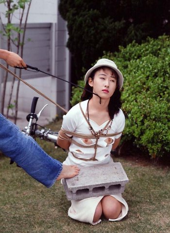 Wasteland-BDSM-Submission(15)