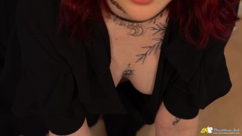 Hottie in black dress Eva Ray catches your eyes on her cleavage - Eva-Ray-Cleavage (6)