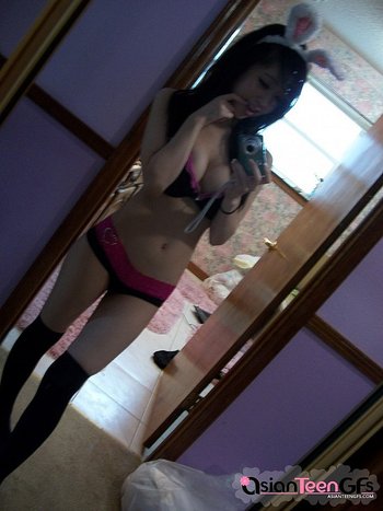 Sexy Asian Teen Girlfriend taking nude Selfies - Asian-Teen-GFs-amateur-porn(4)