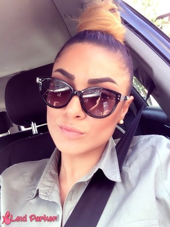 Sweet babe Lexi Parker shares some of her personal collection of selfies - 000009