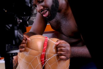 Stunning black babe showing her nice ass in fishnets - Stunning black babe showing her nice ass in fishnets 004