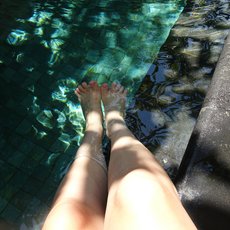 Lovely girl Elite Rose teasing with her nice feet outdoors — 9