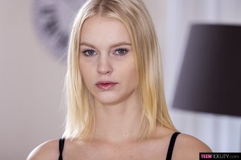 Cute young babe Ariela Donovan shows off her great fucking skills - Ariela-Donovan-red-hot-blonde (1)