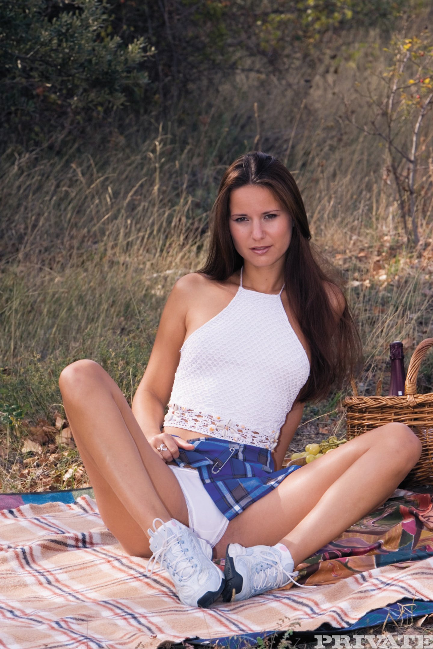 Claudia Rossi bierze kutasa Pile Driver w dupę