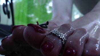 Solo hottie Goddess Celine showing off her bare feet - 000012